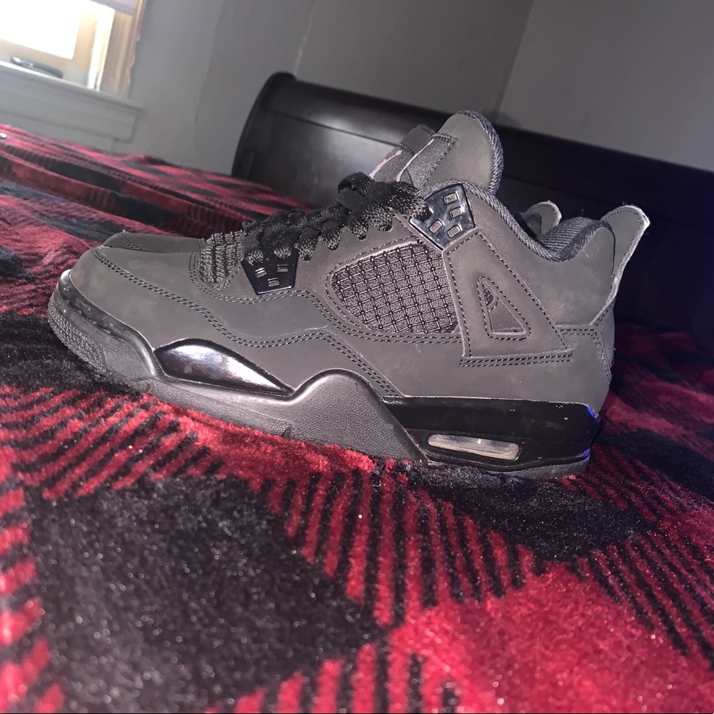 Jordan 4 size 5y